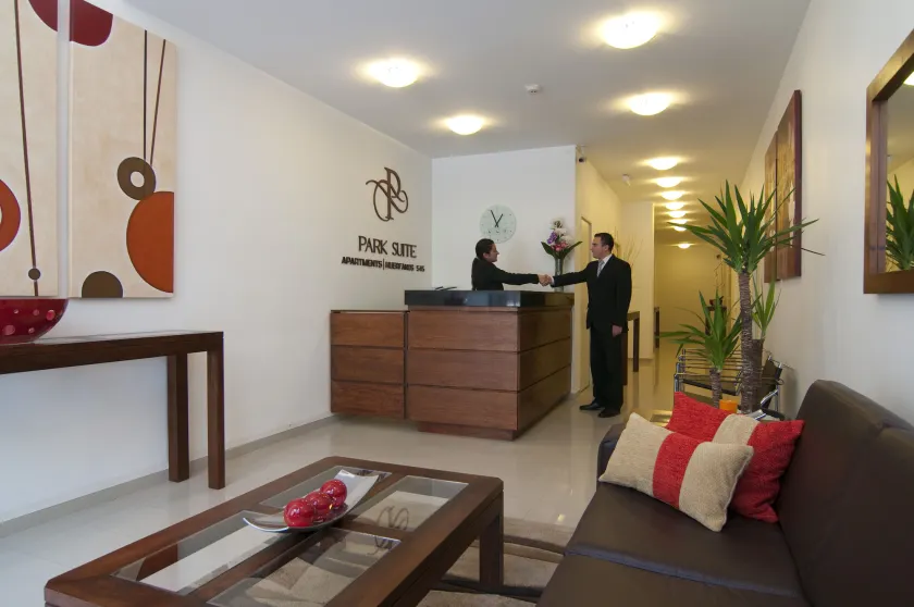 Park Plaza Apart Hotel - Image 1