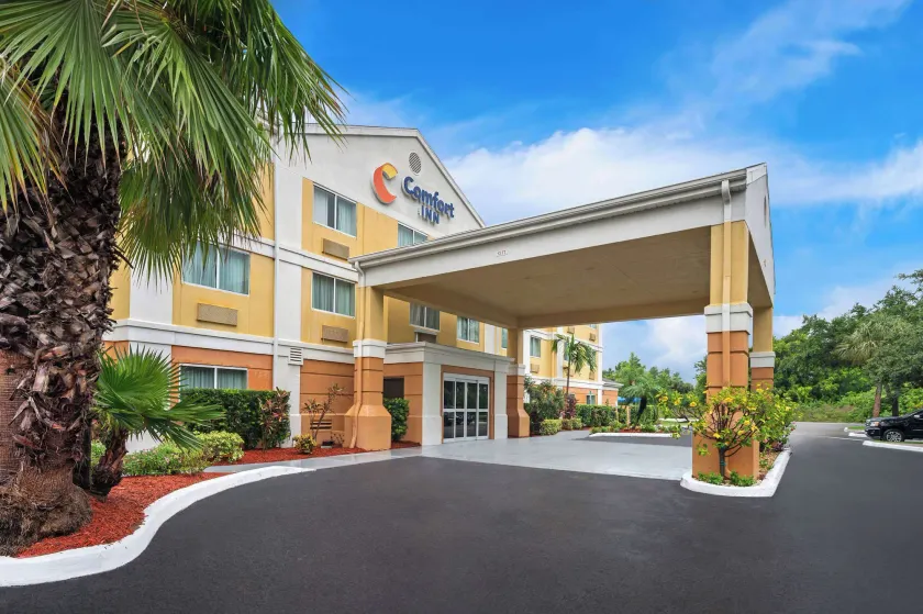 Comfort Inn Fort Myers Northeast - Image 1