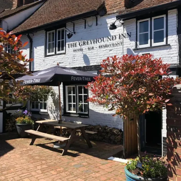 OYO The Greyhound Inn - Image 1