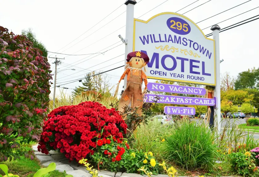 Williamstown Motel - Image 1