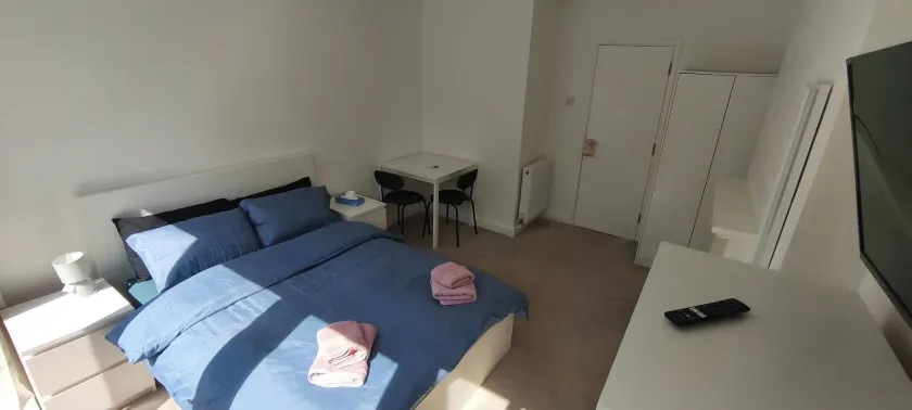Cosy Private Studio Flat near Broomfield Hospital - Image 1
