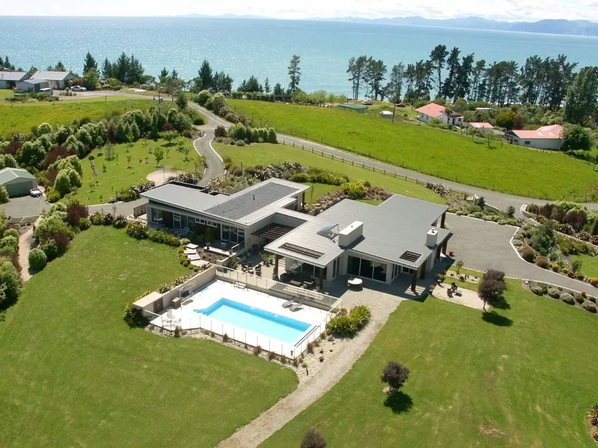 Almyra Waterfront Accommodation - Image 1