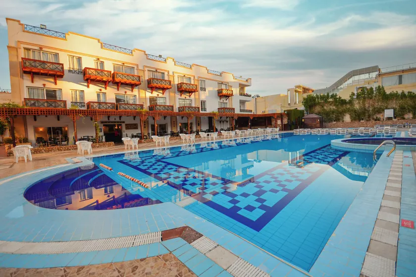Falcon Naama Star Hotel - Image 1