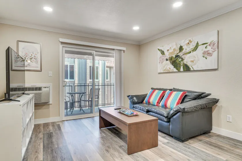 Shop, Hike & Sip Wine: Pleasanton Gem w/ Balcony! - Image 1