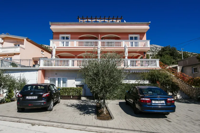 Apartments Amari - Image 1