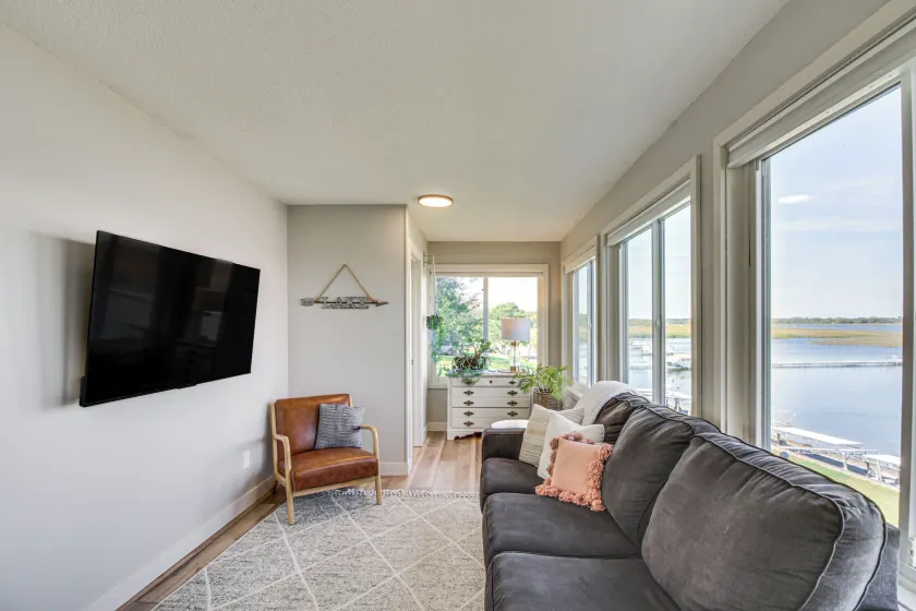 Lake Mary Cottage w/ Private Beach & Boat Dock - Image 1