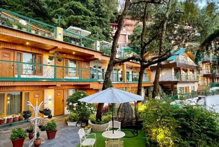 Mongas Hotel & Resort - Image 1