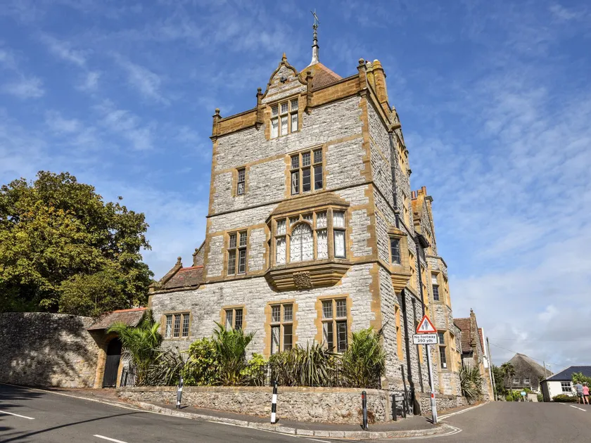 3 Coram Tower - Image 1