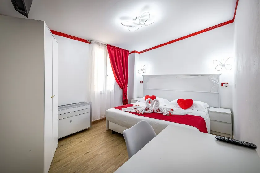 HOTEL VENETO Centro Storico di Firenze - Image 1