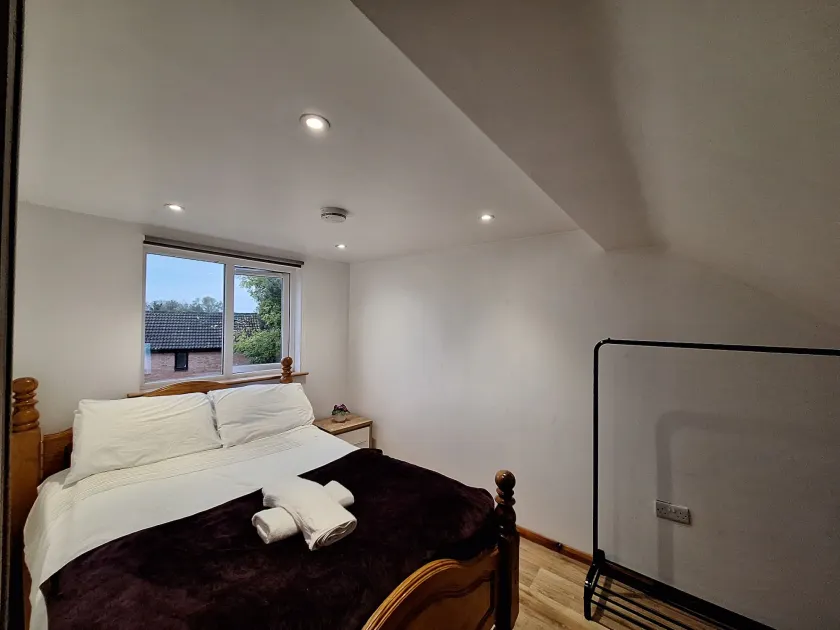 A Quiet House in a Nice Area - Image 1