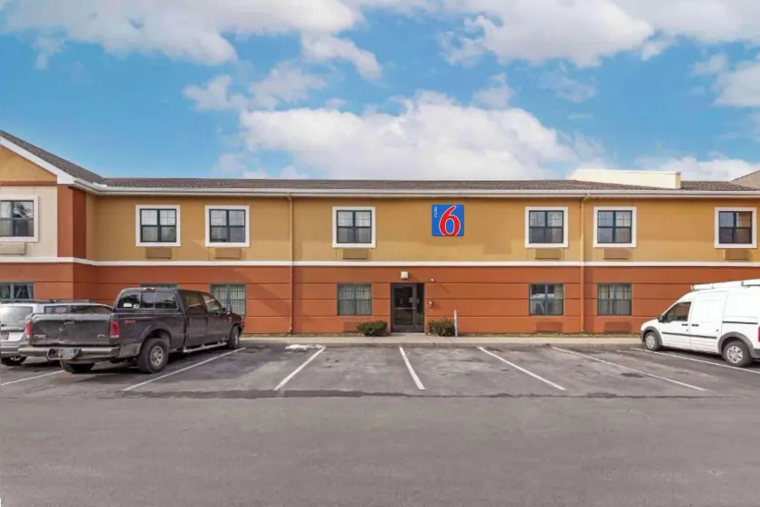 Motel 6 Suites Rochester Greece, NY - Image 1