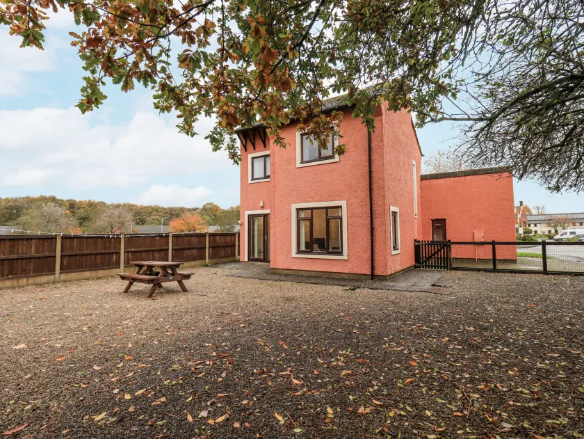 1 Eamont Park - Image 1