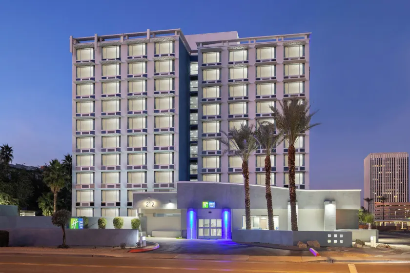 Holiday Inn Express & Suites Phoenix Midtown by IHG - Image 1