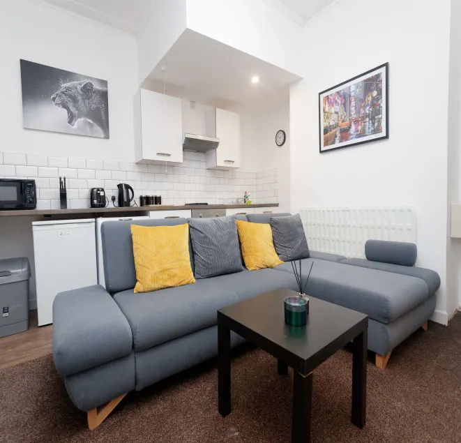 Kirkstall House - Image 1
