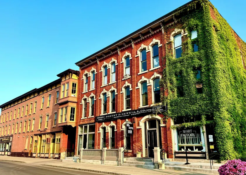 Hart House Hotel - Image 1