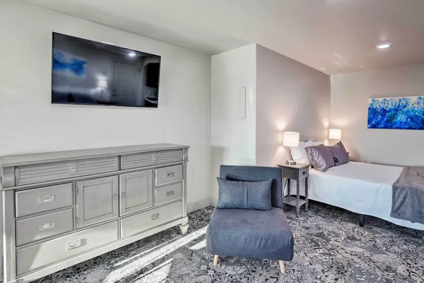 Anchorage Getaway w/ Mtn Views < 5 Mi to Zoo! - Innenbereich