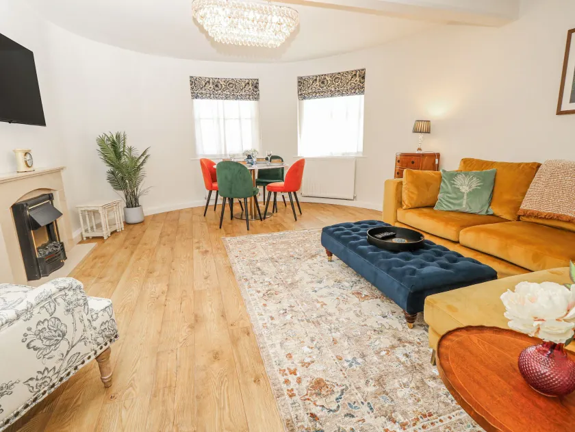 Clifton Lodge - Image 1