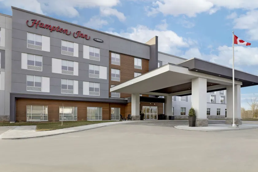 Hampton Inn By Hilton Cornwall - Image 1