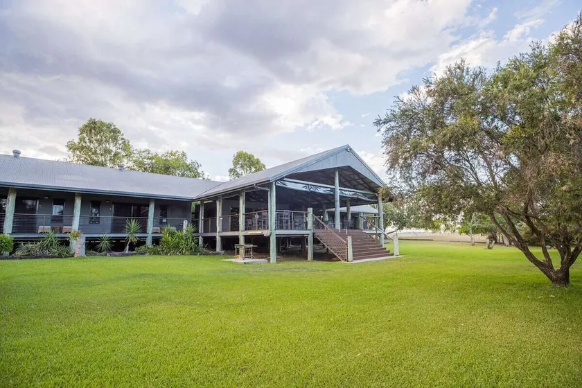 Hedlow Retreat - Image 1