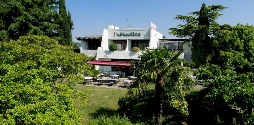 Logis Hôtel l'Abricotine - Image 1