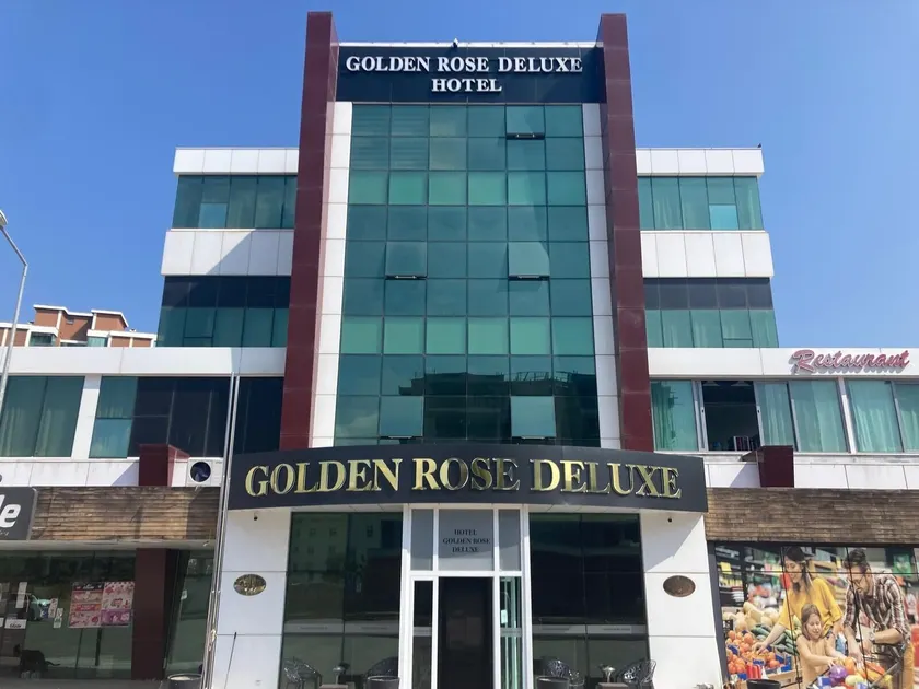 Golden Rose Deluxe Hotel - Image 1