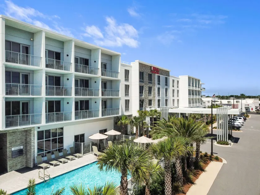 Hilton Garden Inn Destin Miramar Beach - Image 1
