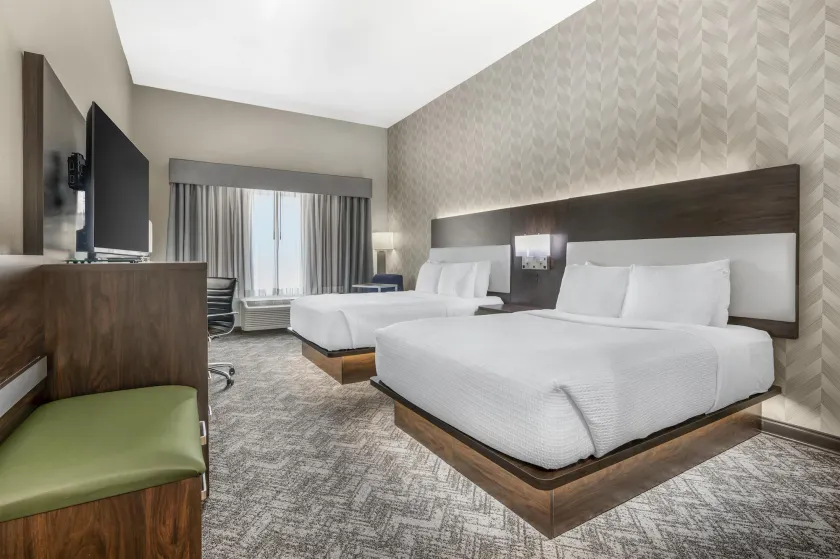 Best Western Plus Parkside Inn & Suites - Image 1