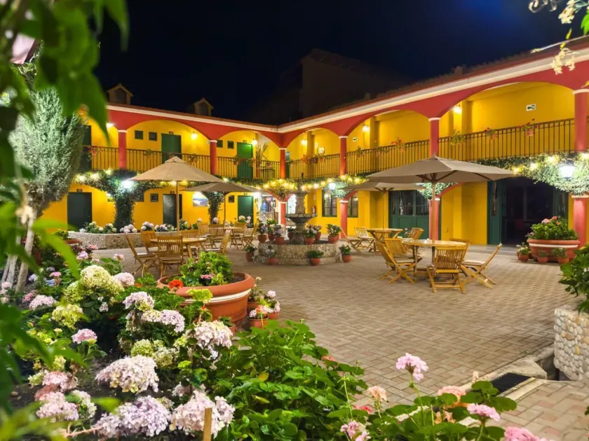 Hotel Tartar - Image 1
