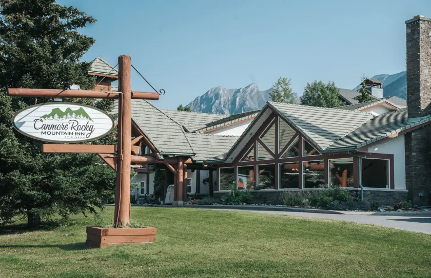 Canmore Rocky Mountain Inn - Image 1