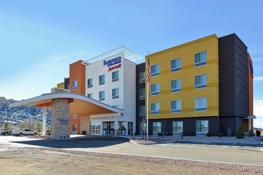 Fairfield Inn & Suites by Marriott Gallup - Image 1