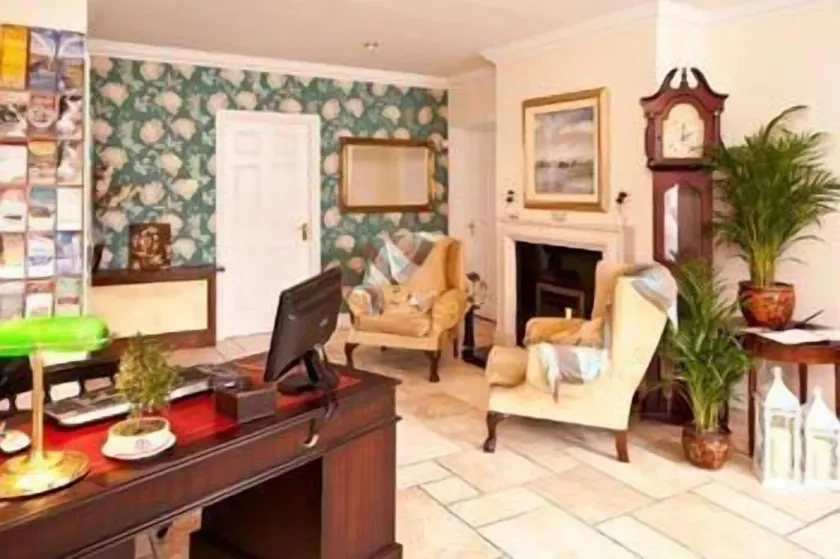 Amber Heights Guesthouse - Image 1