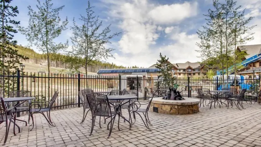 Crystal Peak Lodge 3 Bedroom Ski In, Ski Out Slopeside Condo At The Base Of Peak 7 - Terrasse/patio