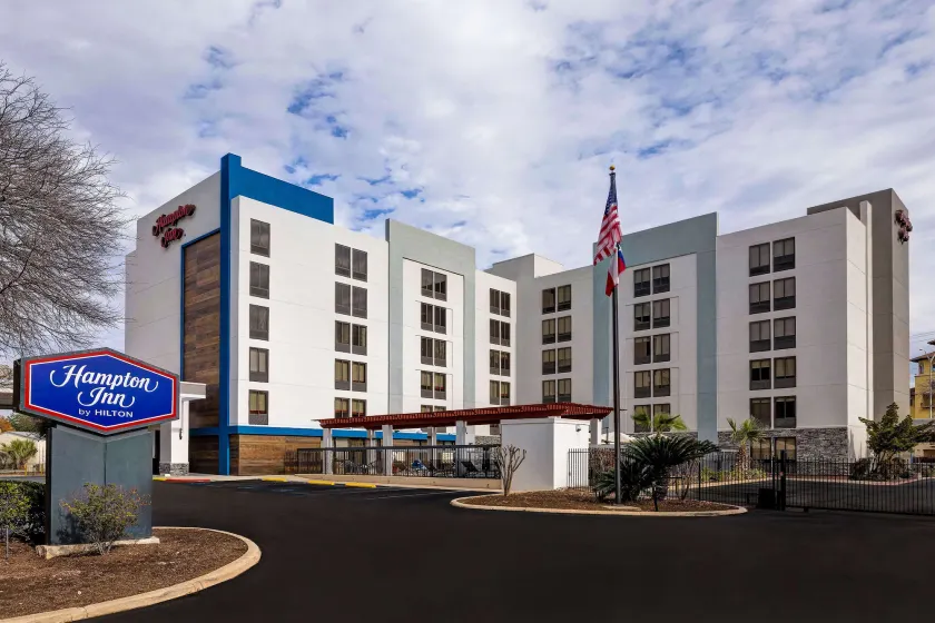 Hampton Inn San Antonio-Downtown (River Walk) - Image 1