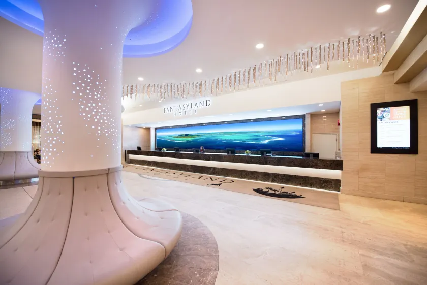 Fantasyland Hotel - Image 1