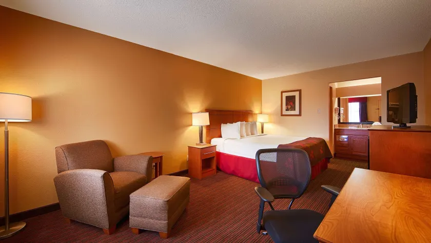 Best Western Inn Russellville - Image 1