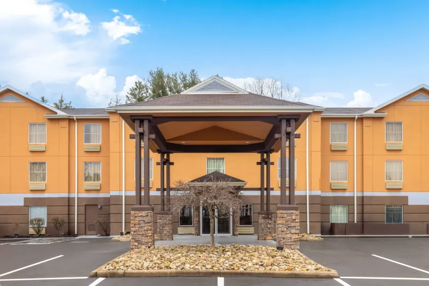 Super 8 by Wyndham Mars/Cranberry/Pittsburgh Area - Image 1