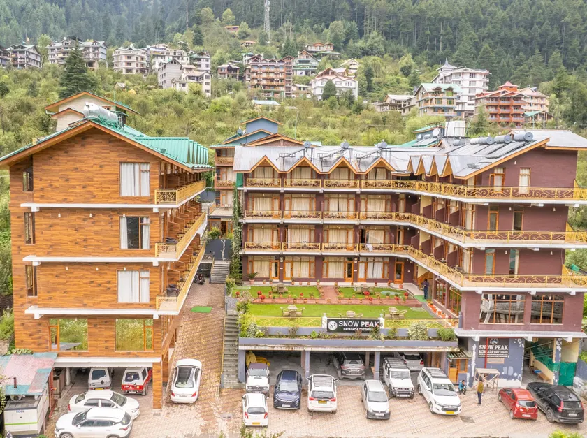 SNOW PEAK RETREAT & COTTAGES - MANALI (Centrally Heated) - Image 1
