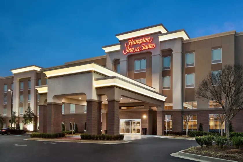 Hampton Inn & Suites Atlanta Airport West/Camp Creek Pkwy - Image 1