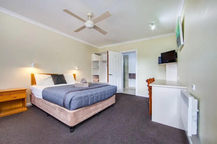 Wintersun Motel - Image 1
