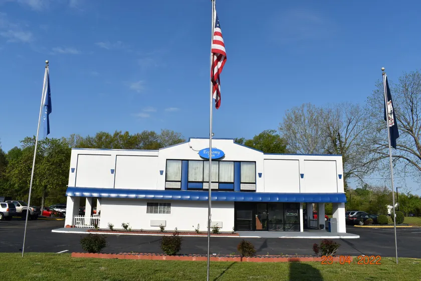 Economy Inn - Image 1