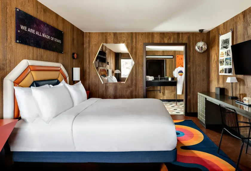 Americana Motor Hotel - Image 1