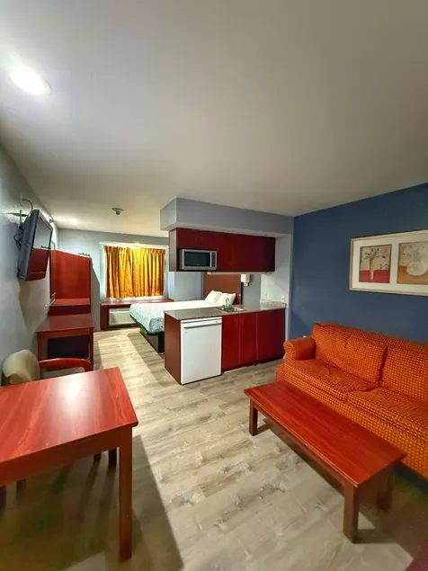 BlissPoint Inn & Suites, Northwood - Image 1