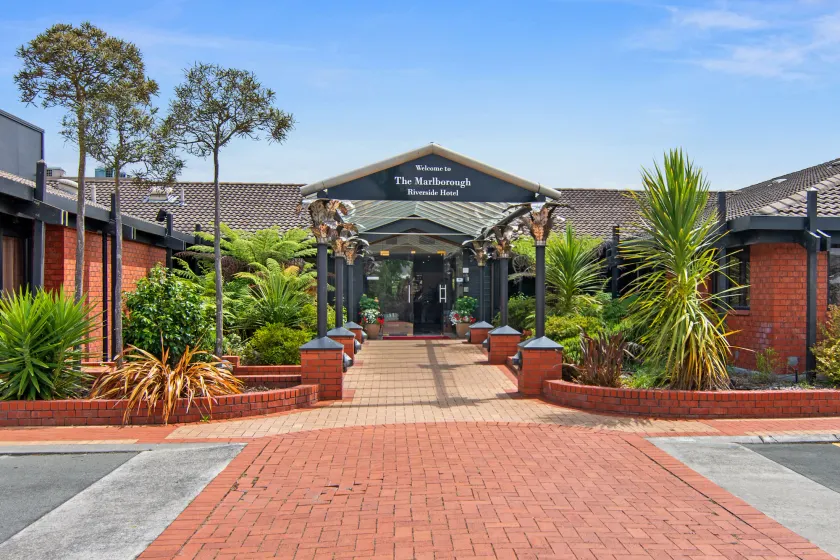 Riverside Hotel Marlborough - Image 1