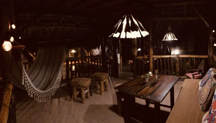 La Facha Hostal Restaurant Surf - Lobby sitting area