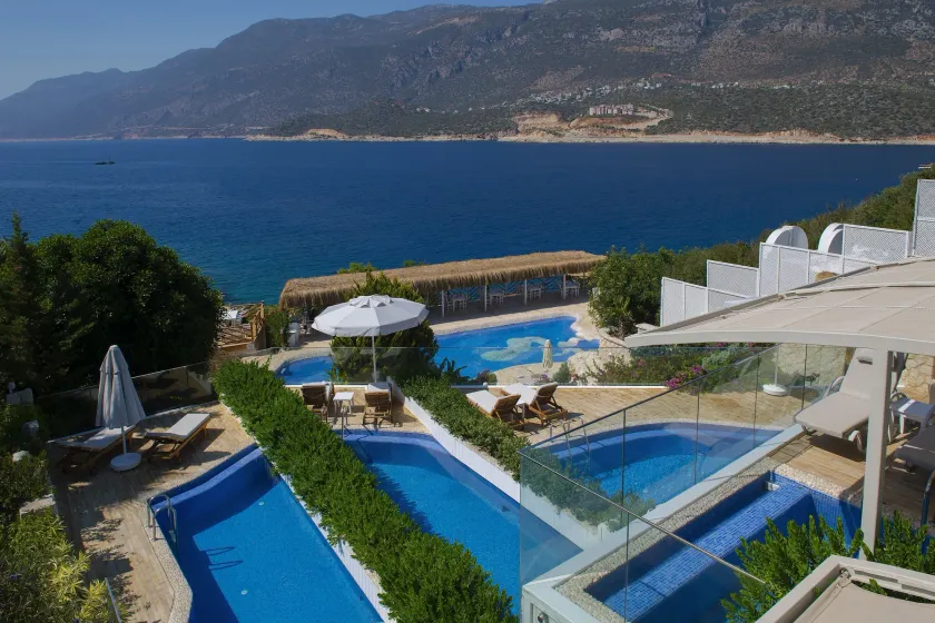 Peninsula Gardens Hotel - Image 1