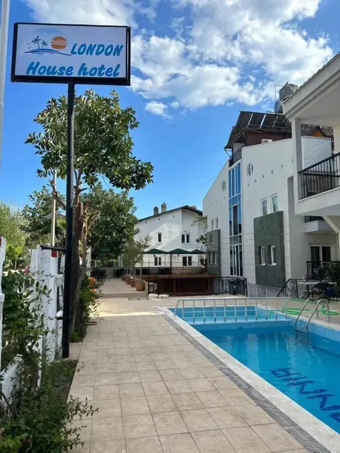 London House Hotel - Image 1