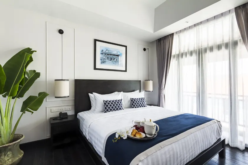 Cheeva Dee Hotel - Image 1