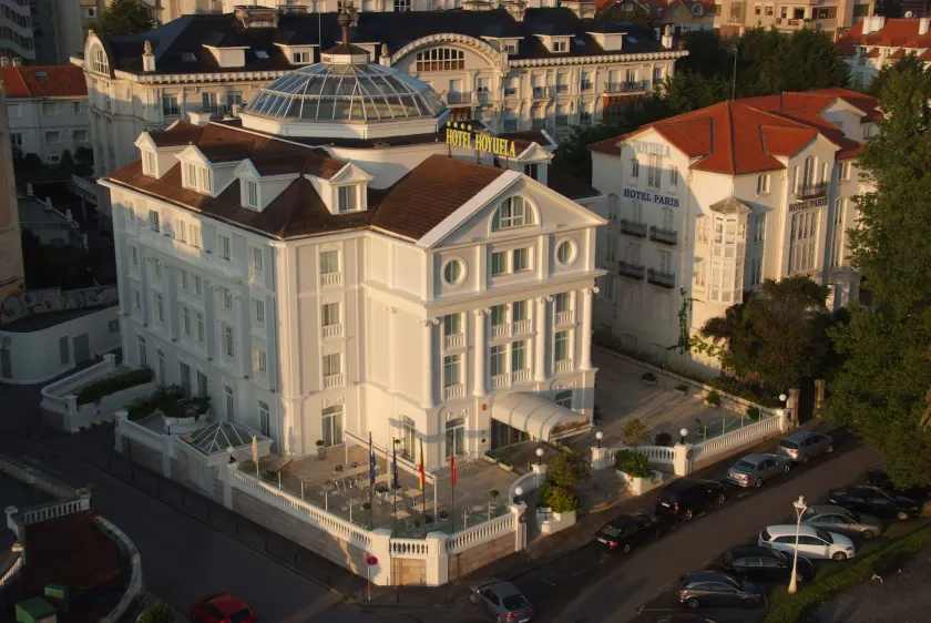 Hotel Hoyuela - Image 1
