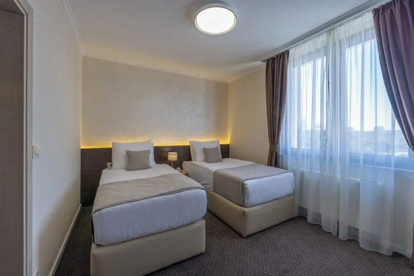Nobel West Hotel - Image 1
