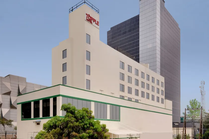 7 Apple Hotel Mahape - Image 1